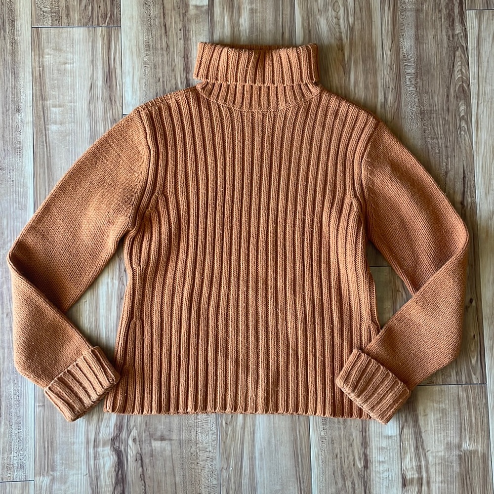 Apostrophe size L orange turtleneck sweater